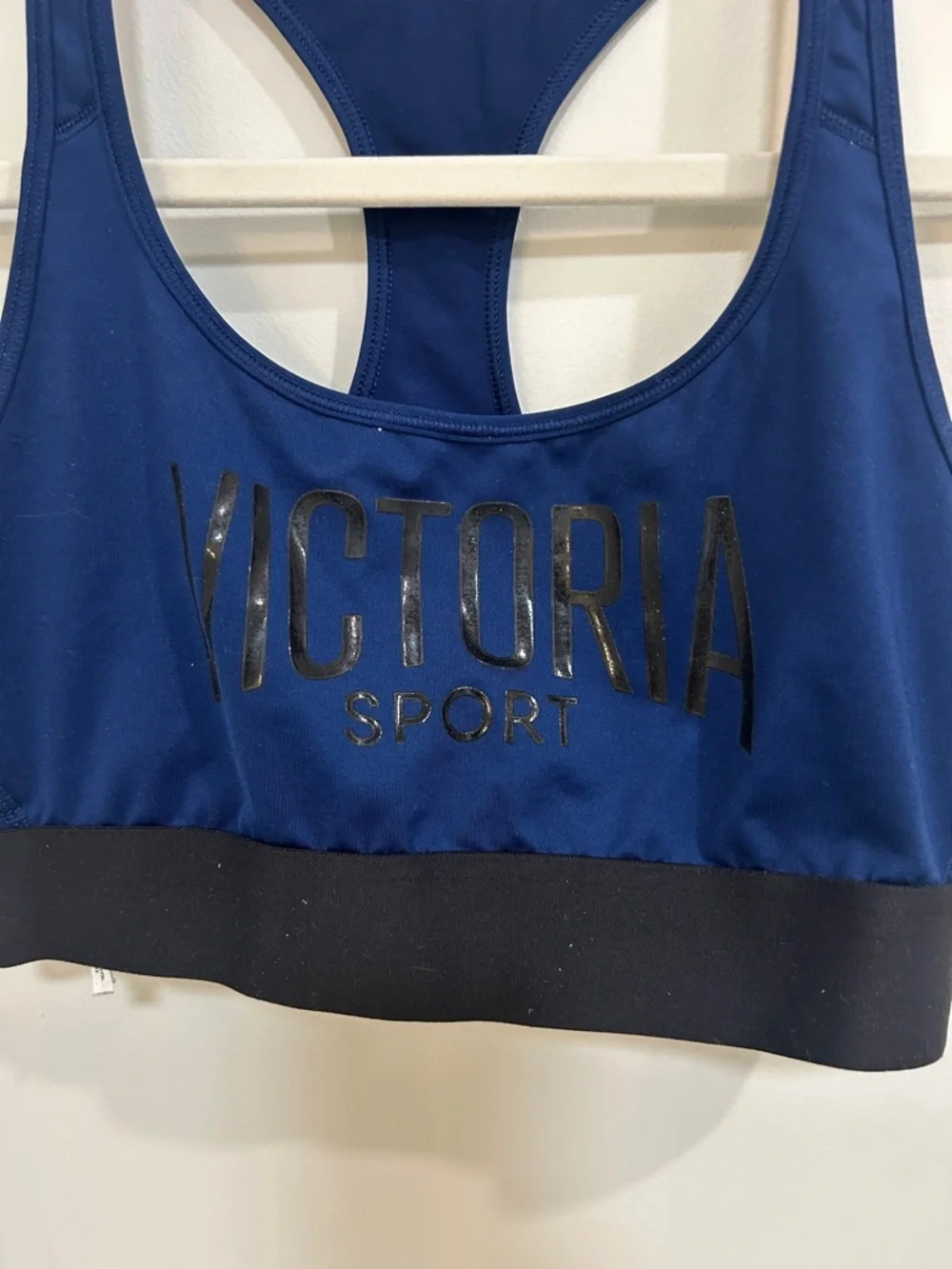 Victoria Sport Navy Racerback Medium-Impact Sports Bra  Size Medium